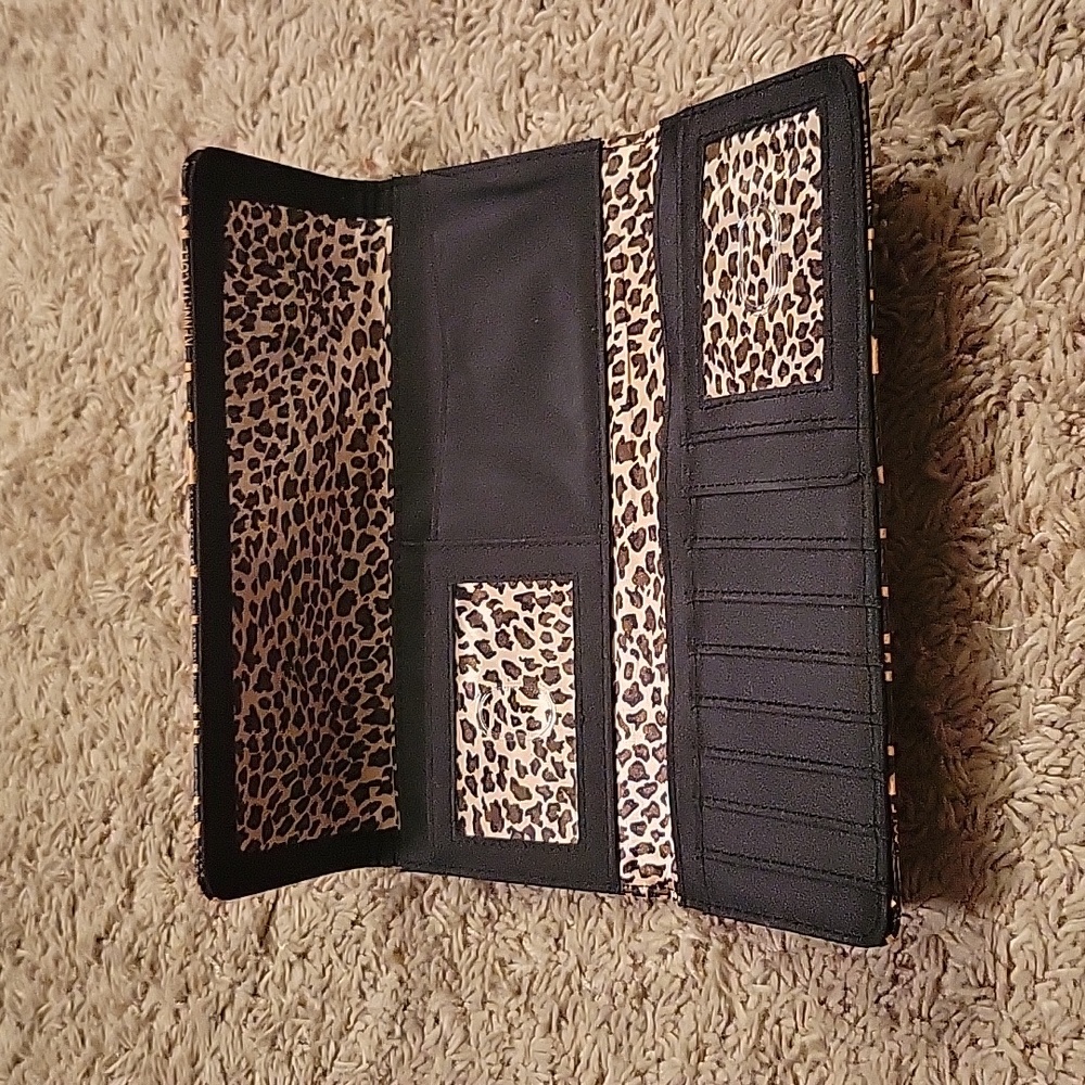 Kenneth Cole Wallet - Picture 5 of 6